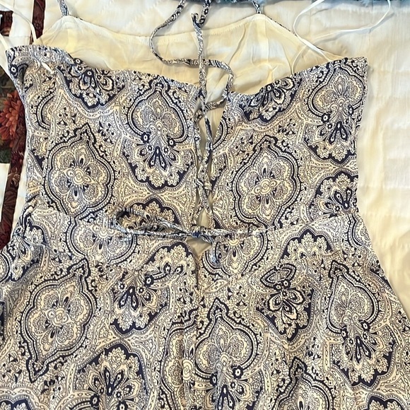 Hem & Thread Women’s Tan And Blue Paisley Jumpsuit Size Small NWT - Picture 9 of 11